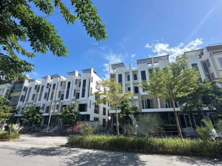 Cho Thuê Nhà Liền Kề KĐT Thanh Hà – 100m², 4 Tầng + Hầm + Tum – Mặt Đường 25m Trục Chính – Kinh Doanh Đỉnh Cao